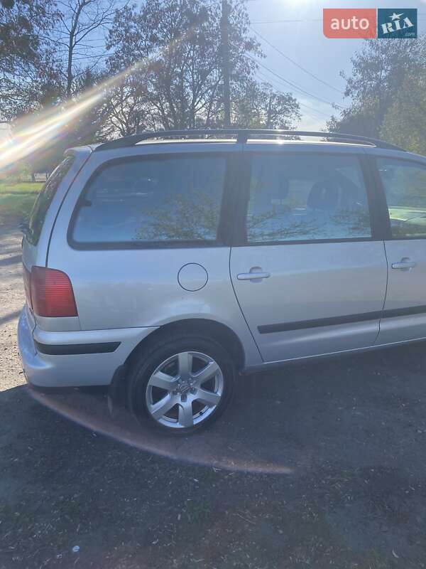 Минивэн Volkswagen Sharan 2003 в Чугуеве