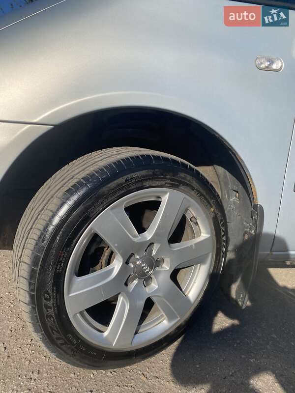 Минивэн Volkswagen Sharan 2003 в Чугуеве