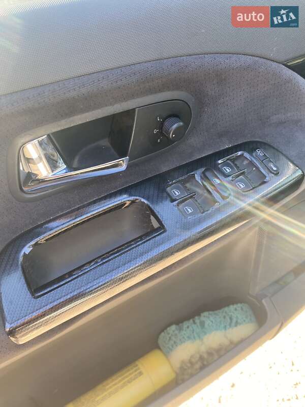 Минивэн Volkswagen Sharan 2003 в Чугуеве