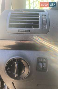 Минивэн Volkswagen Sharan 2003 в 