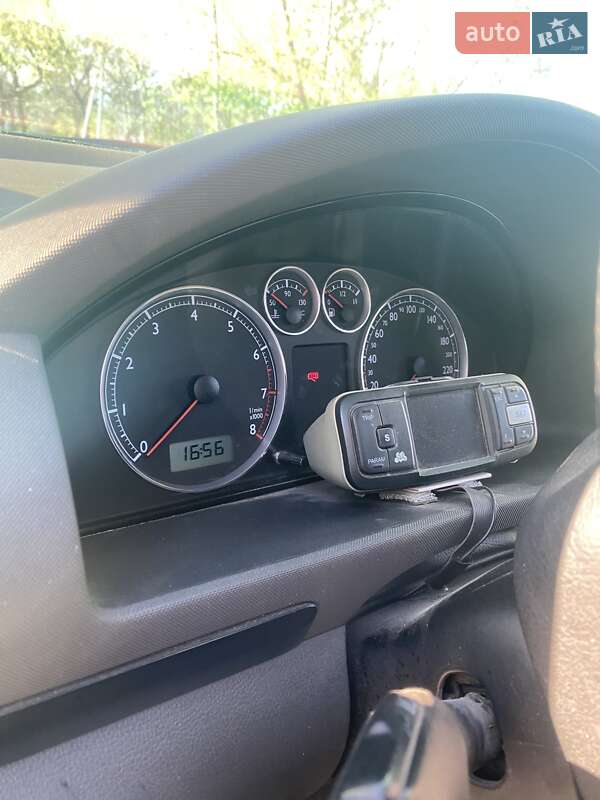 Минивэн Volkswagen Sharan 2003 в Чугуеве