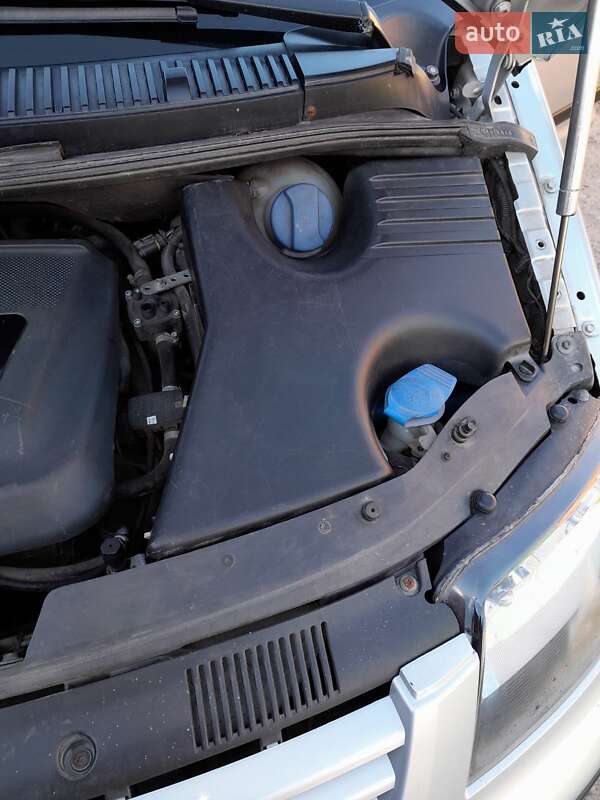 Минивэн Volkswagen Sharan 2003 в Чугуеве