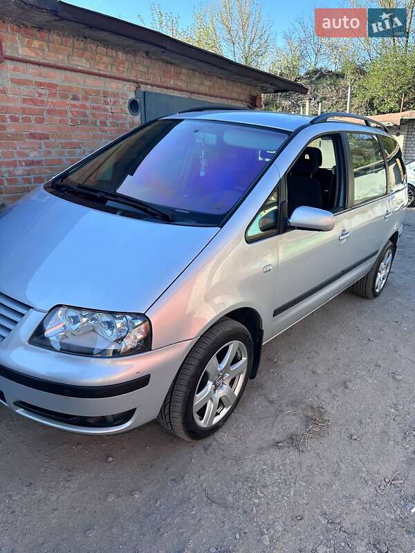 Минивэн Volkswagen Sharan 2003 в Чугуеве