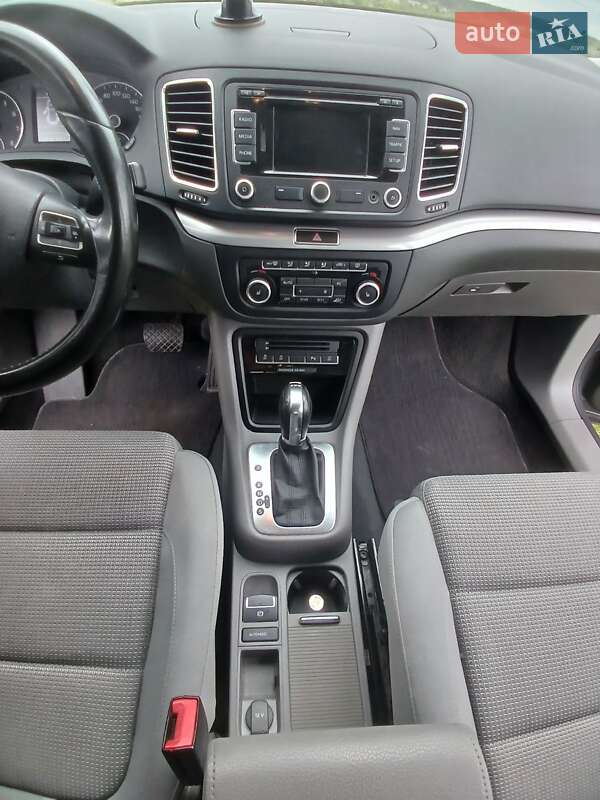 Минивэн Volkswagen Sharan 2011 в Харькове