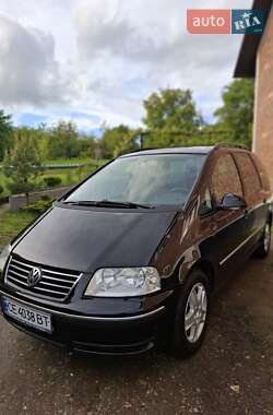 Минивэн Volkswagen Sharan 2004 в Черновцах