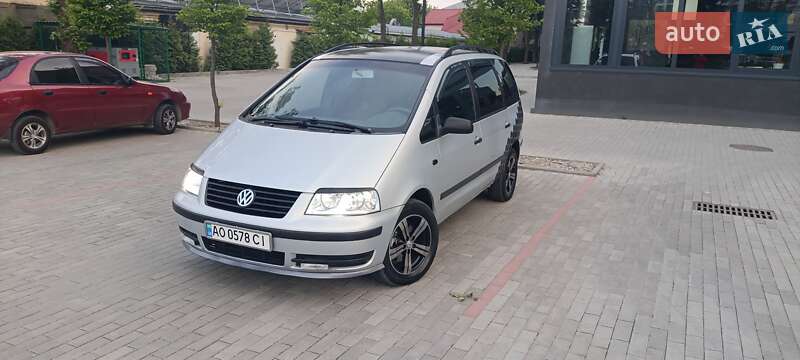 Минивэн Volkswagen Sharan 2001 в 