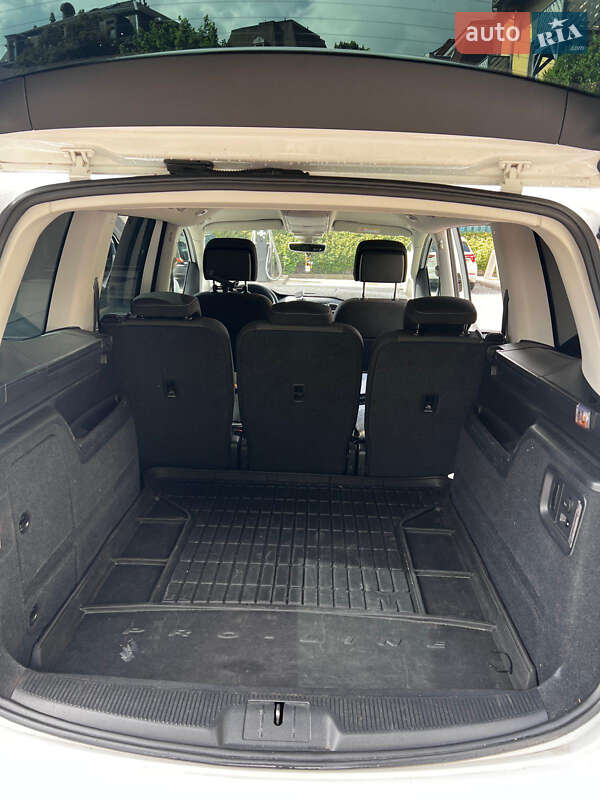 Минивэн Volkswagen Sharan 2015 в Тячеве