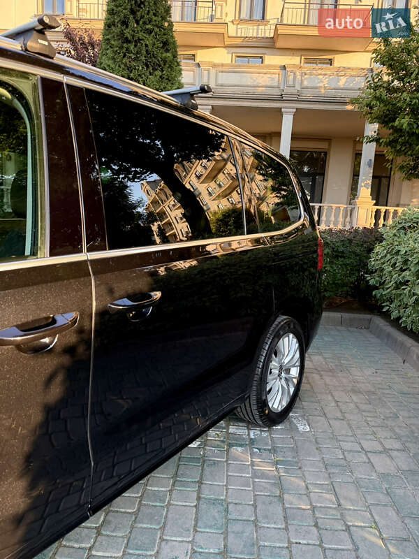 Мінівен Volkswagen Sharan 2015 в Одесі