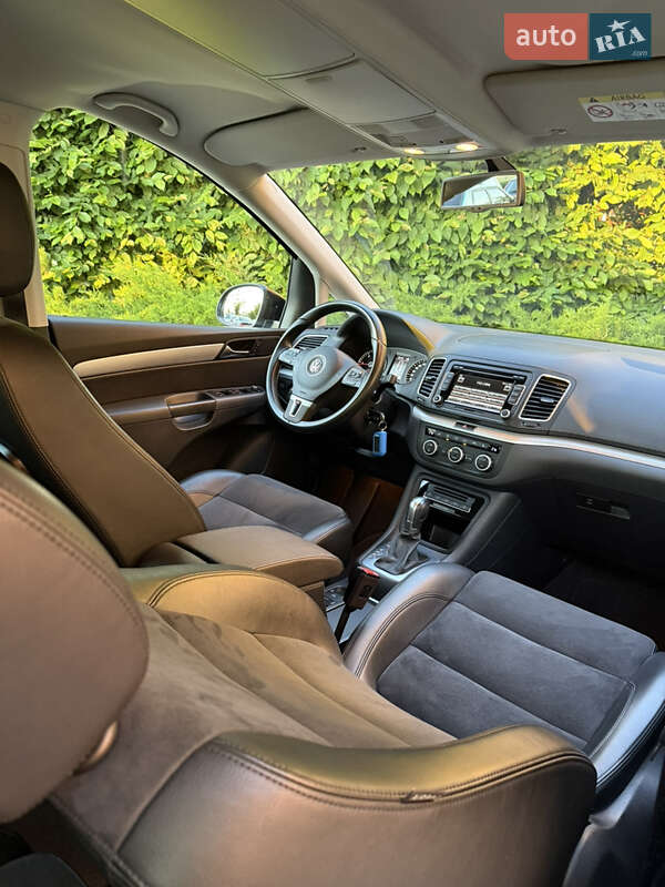 Мінівен Volkswagen Sharan 2015 в Одесі