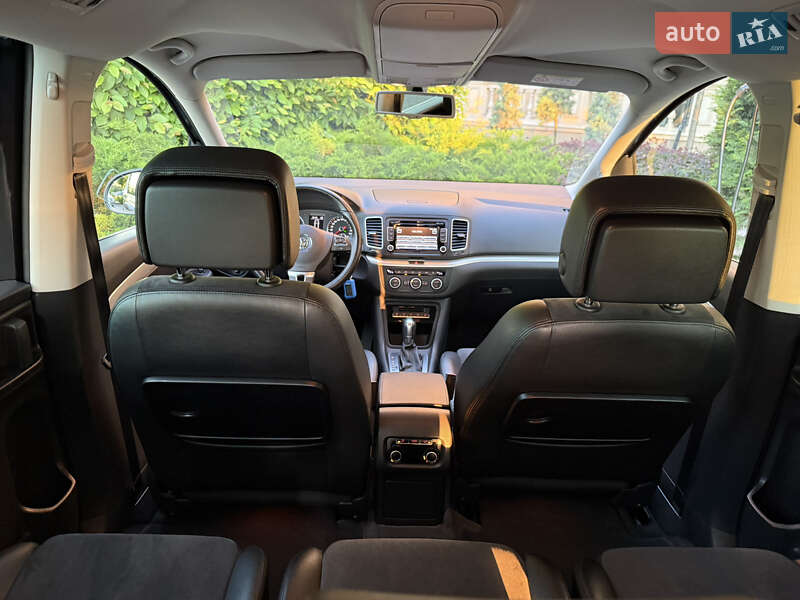 Мінівен Volkswagen Sharan 2015 в Одесі