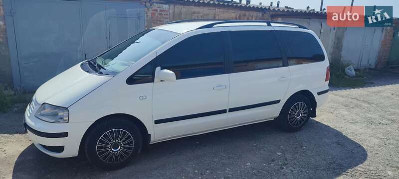Минивэн Volkswagen Sharan 2001 в 