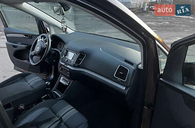 Минивэн Volkswagen Sharan 2012 в 