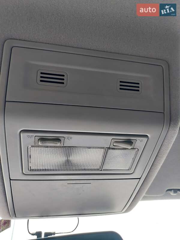 Минивэн Volkswagen Sharan 2006 в Харькове