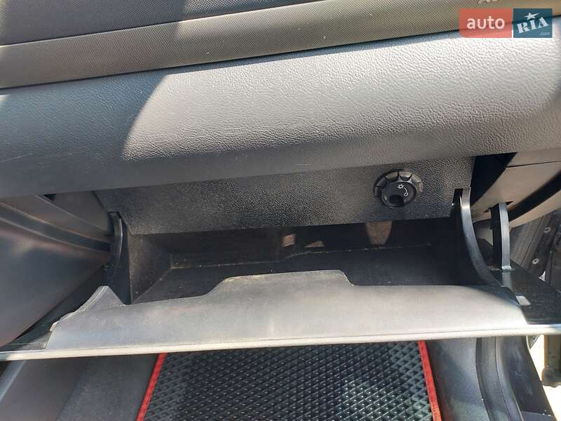 Минивэн Volkswagen Sharan 2006 в Харькове