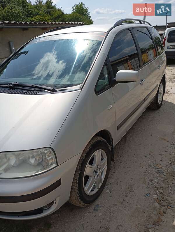 Минивэн Volkswagen Sharan 2002 в Изяславе