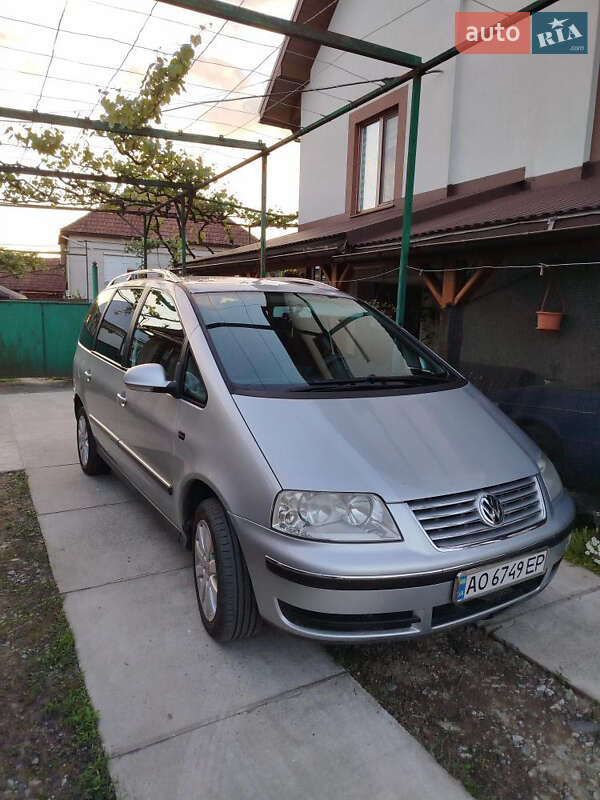 Минивэн Volkswagen Sharan 2007 в Иршаве