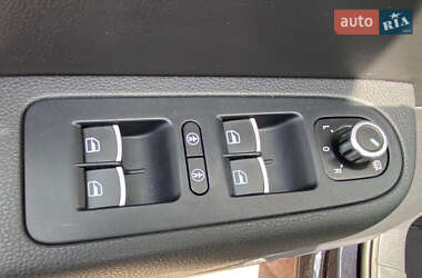 Минивэн Volkswagen Sharan 2012 в 