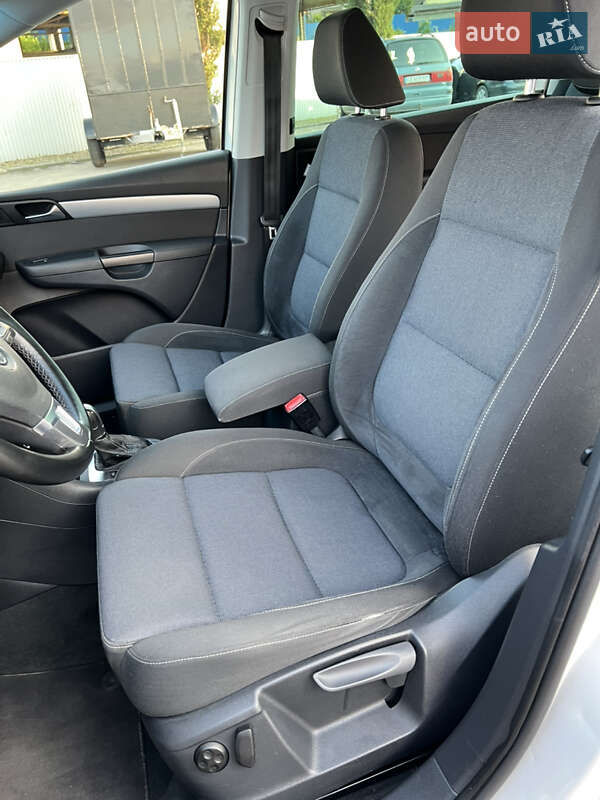 Минивэн Volkswagen Sharan 2012 в Черновцах