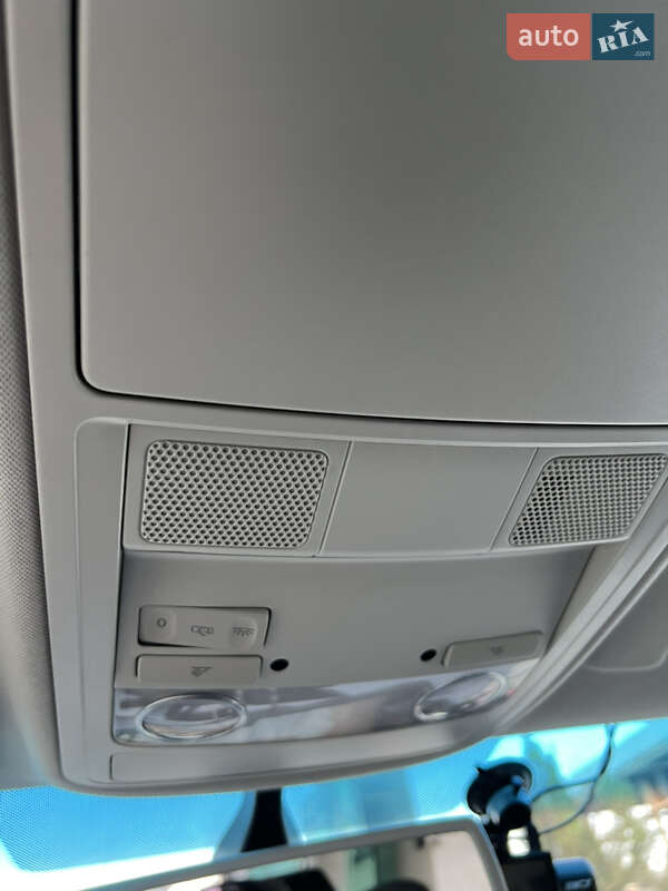 Минивэн Volkswagen Sharan 2012 в Черновцах