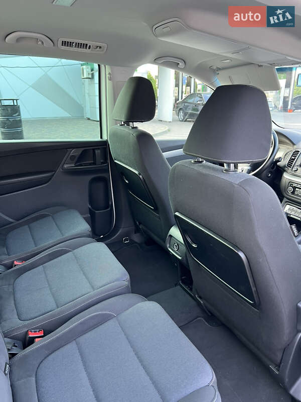 Минивэн Volkswagen Sharan 2012 в Черновцах