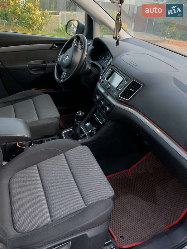 Минивэн Volkswagen Sharan 2014 в Дунаевцах