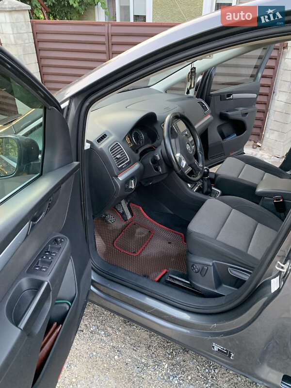 Минивэн Volkswagen Sharan 2014 в Дунаевцах