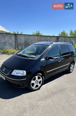 Минивэн Volkswagen Sharan 2009 в Сарнах