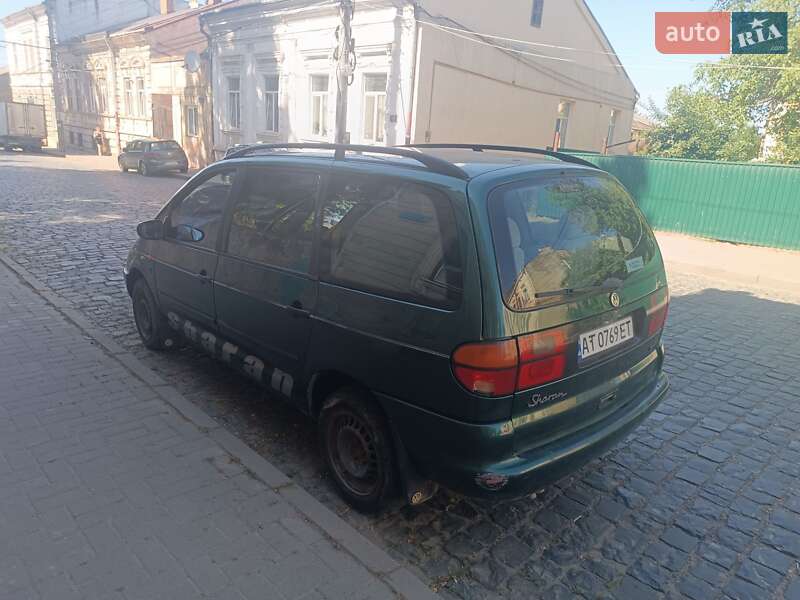 Минивэн Volkswagen Sharan 1996 в Черновцах