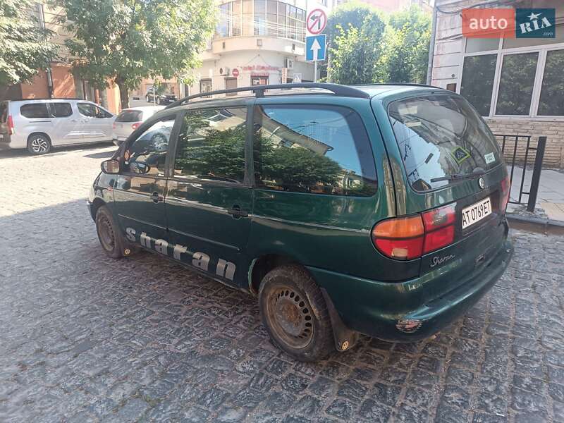 Минивэн Volkswagen Sharan 1996 в Черновцах