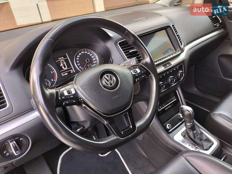 Мінівен Volkswagen Sharan 2016 в Рівному