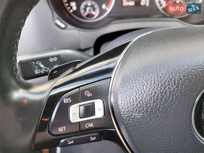 Мінівен Volkswagen Sharan 2016 в Рівному