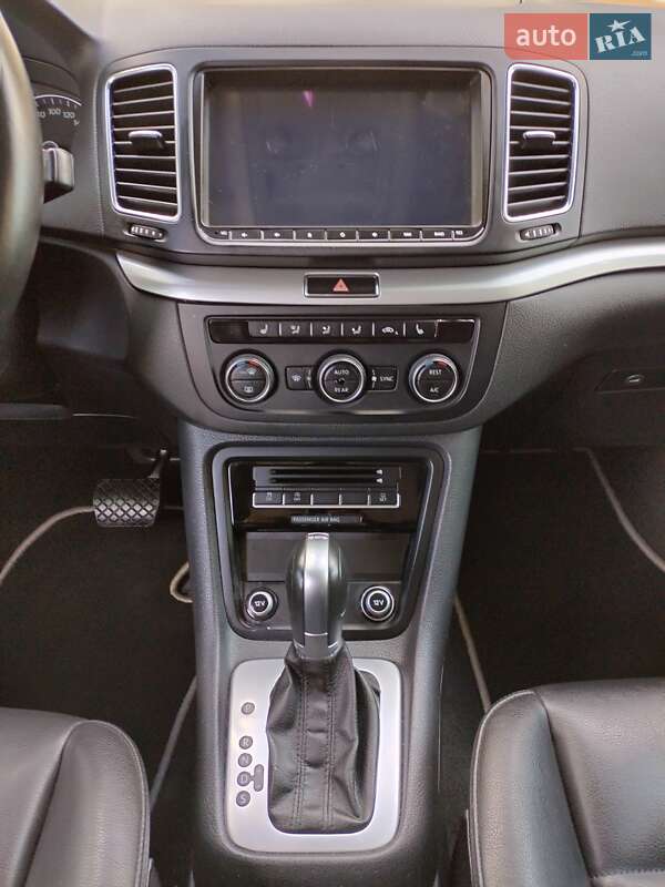 Мінівен Volkswagen Sharan 2016 в Рівному