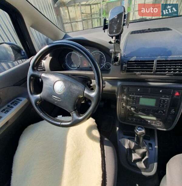 Минивэн Volkswagen Sharan 2006 в Киеве