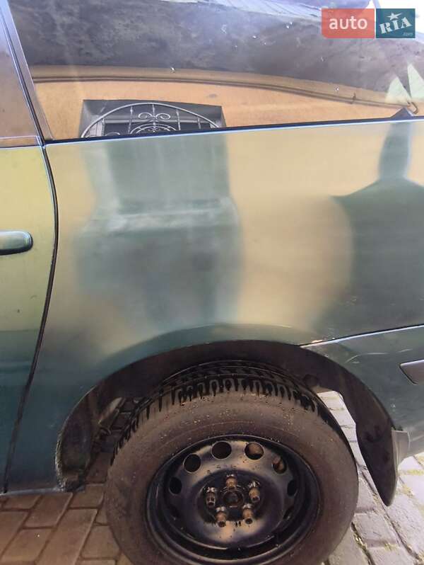 Минивэн Volkswagen Sharan 2000 в Стрые