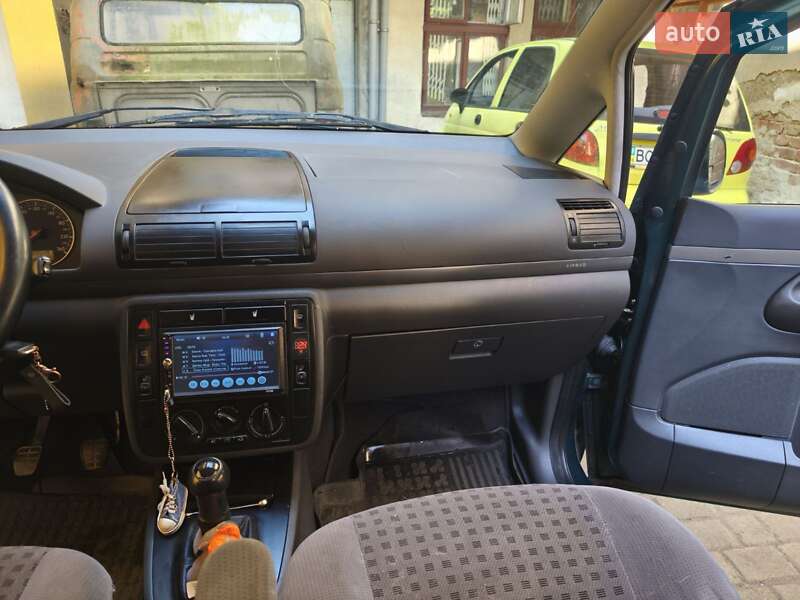 Минивэн Volkswagen Sharan 2000 в Стрые