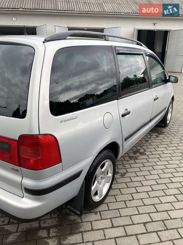 Мінівен Volkswagen Sharan 2001 в Чернівцях