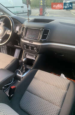 Минивэн Volkswagen Sharan 2013 в 