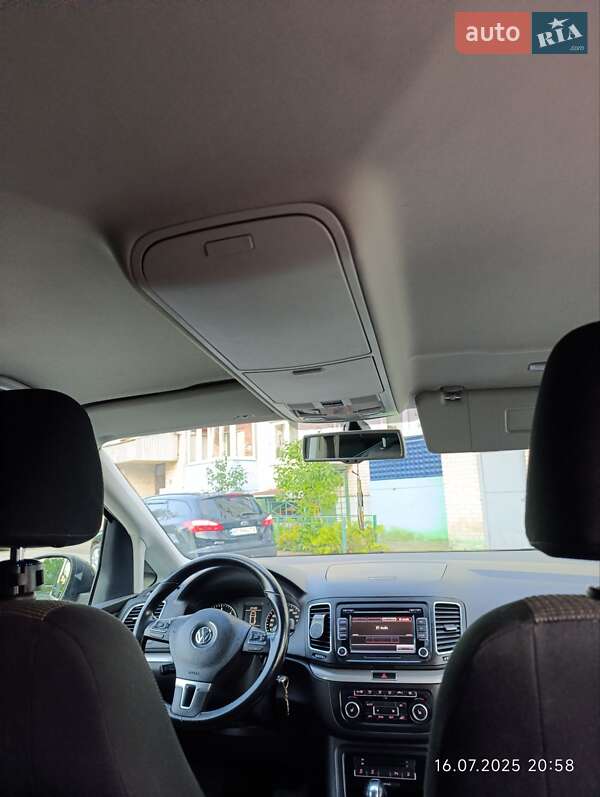 Минивэн Volkswagen Sharan 2012 в Самборе