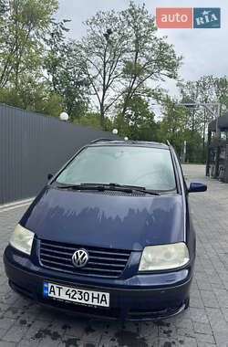 Минивэн Volkswagen Sharan 2000 в Тысменице