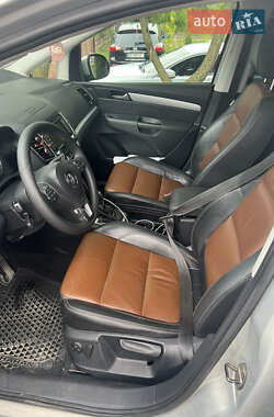 Минивэн Volkswagen Sharan 2011 в 