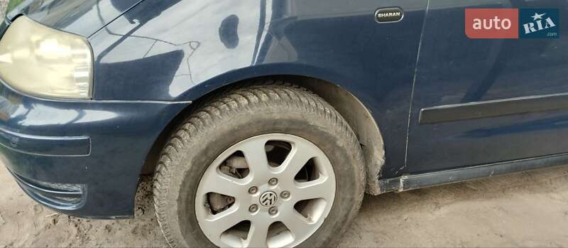 Минивэн Volkswagen Sharan 2004 в Львове