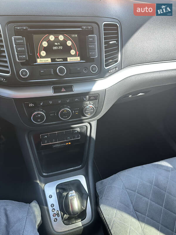 Мінівен Volkswagen Sharan 2014 в Іршаві