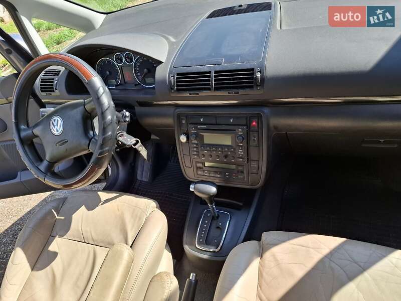 Минивэн Volkswagen Sharan 2008 в Миргороде