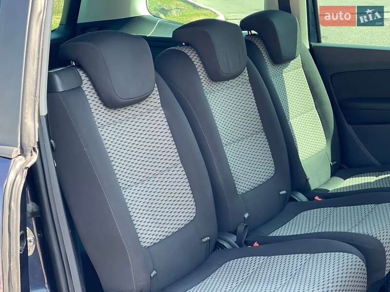 Минивэн Volkswagen Sharan 2013 в Ужгороде