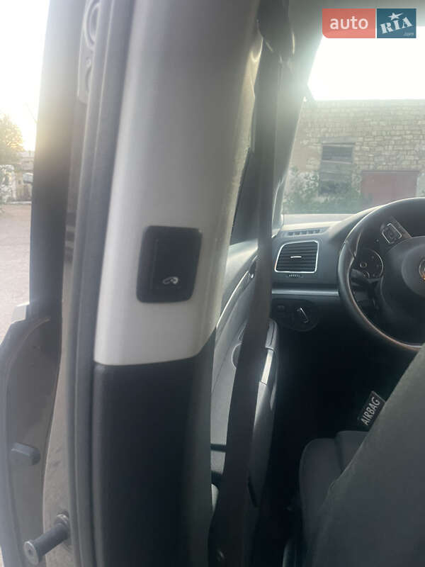 Минивэн Volkswagen Sharan 2014 в Николаеве