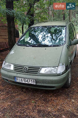 Минивэн Volkswagen Sharan 1997 в Царичанке