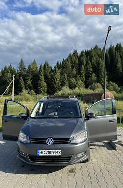 Мінівен Volkswagen Sharan 2012 в  фото 24 Мінівен Volkswagen Sharan 2012 в