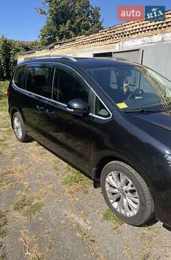 Мінівен Volkswagen Sharan 2015 в Києві