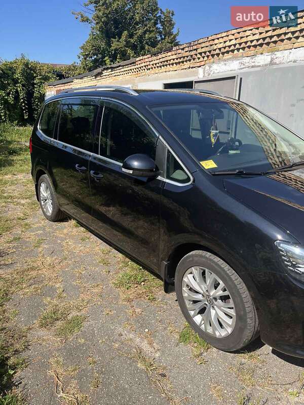 Минивэн Volkswagen Sharan 2015 в 