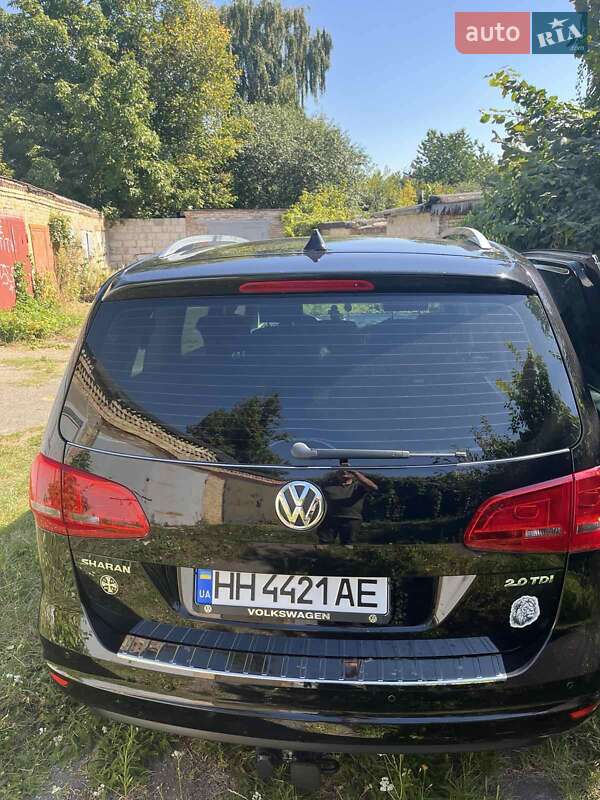 Минивэн Volkswagen Sharan 2015 в Киеве